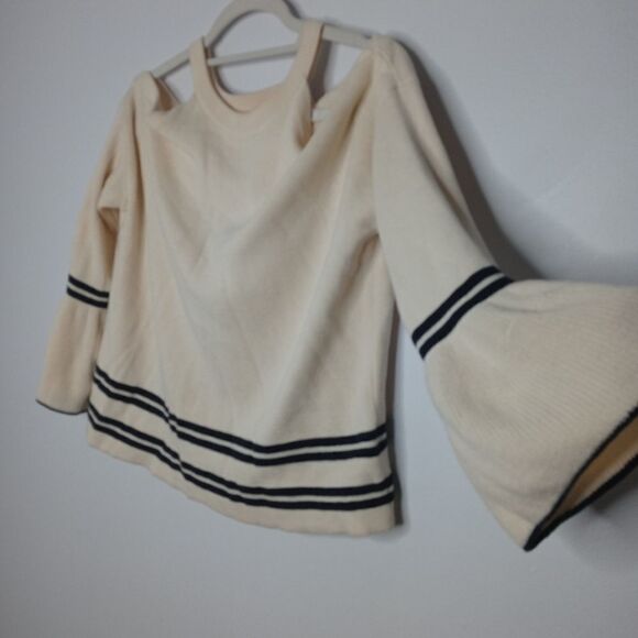 Anthropologie knitted knotted cold shoulder top size small - Picture 6 of 12